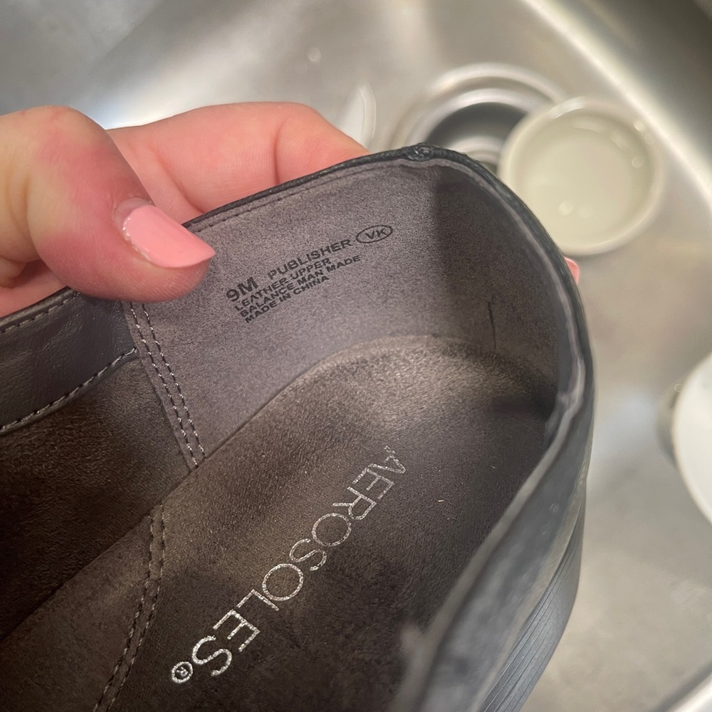 AEROSOLES Black Leather Flats - Picture 8 of 8